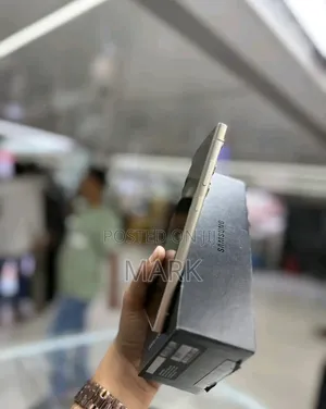 New Samsung Galaxy S24 Ultra 1 TB Gold
