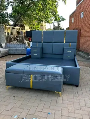 High-End Bed With End Seating Bench – Elegant Design