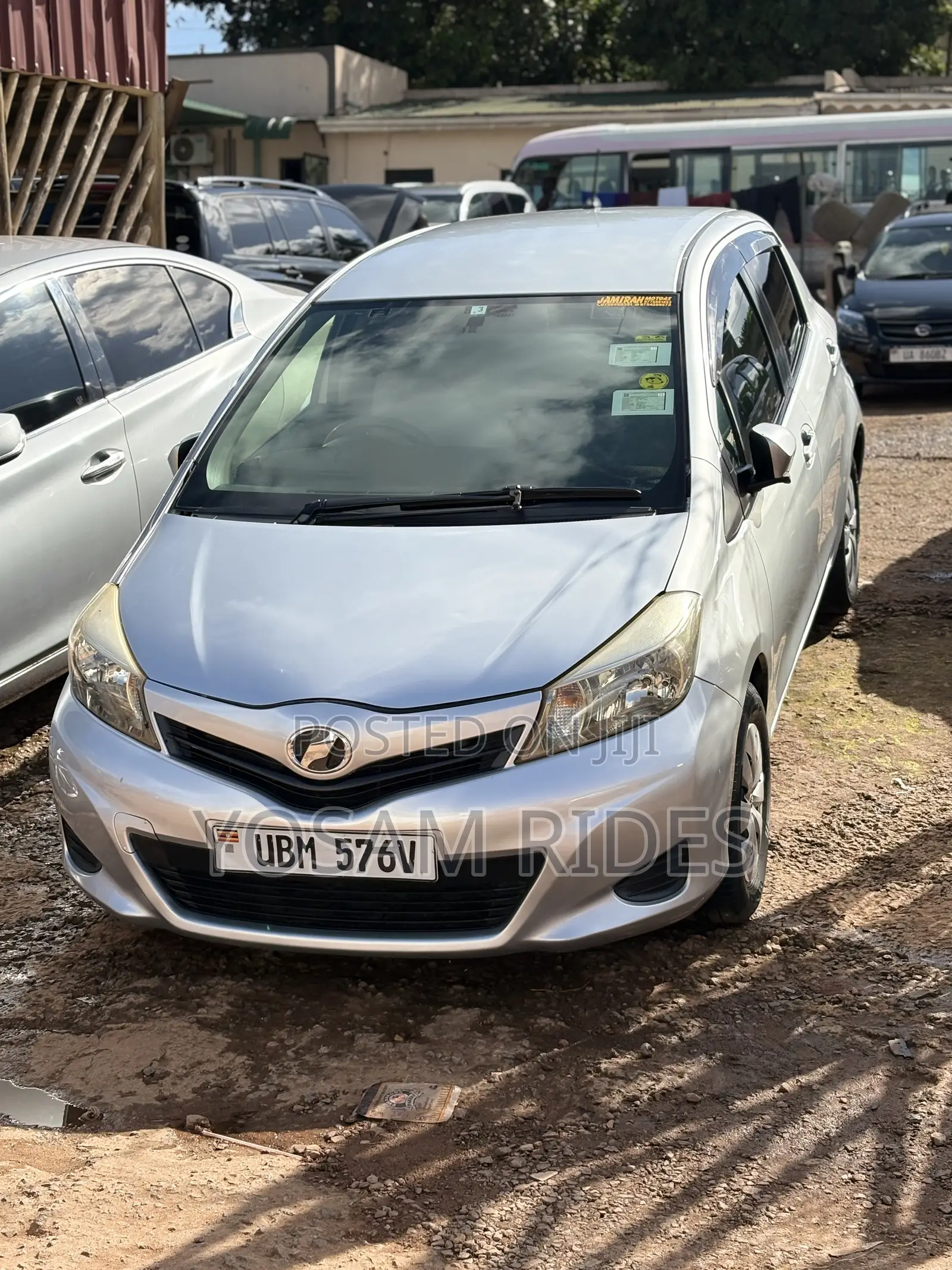 Toyota Vitz 1.3 FWD 5dr 2010 Silver