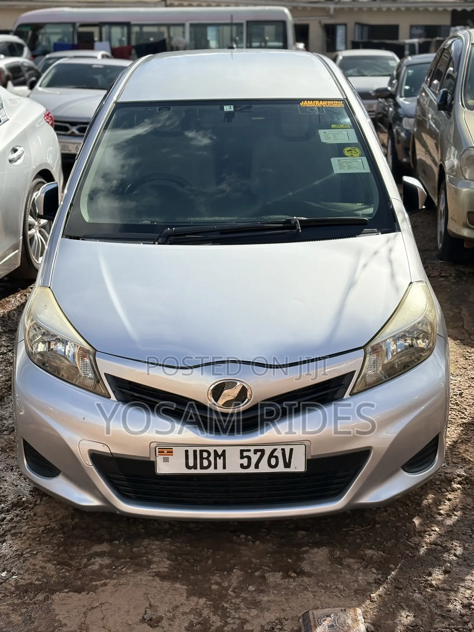 Toyota Vitz 1.3 FWD 5dr 2010 Silver