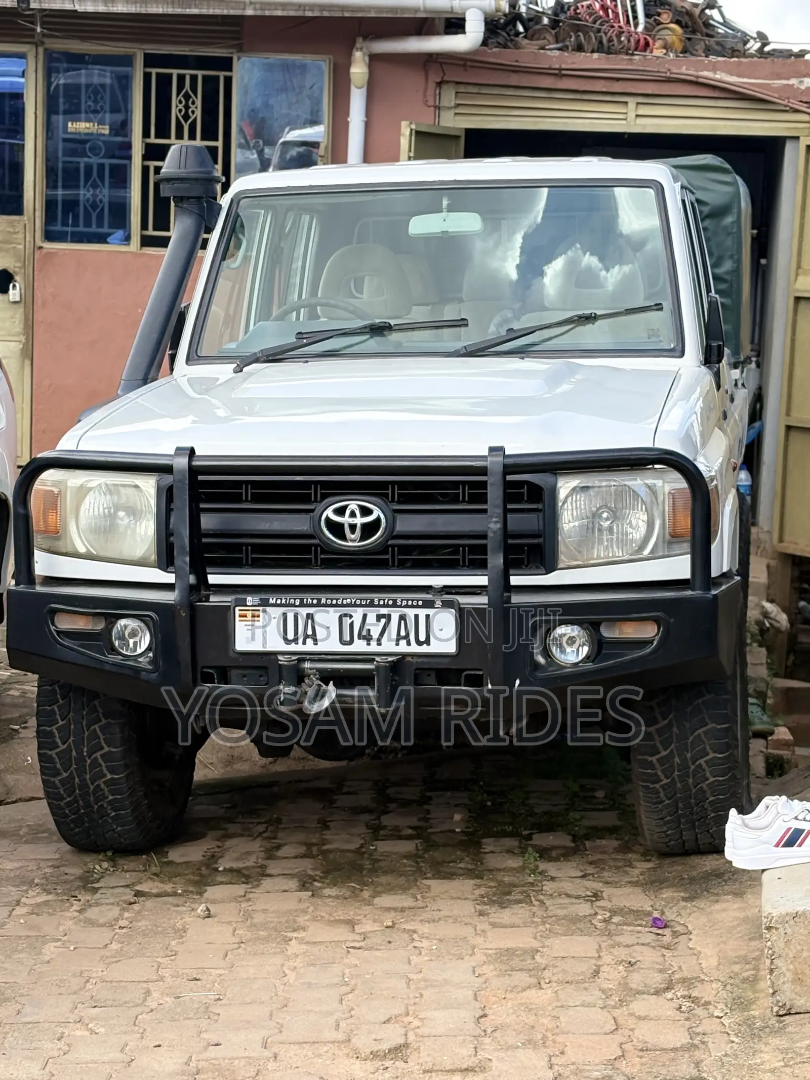 Toyota Land Cruiser 4.5 V8 DLX 2015 White