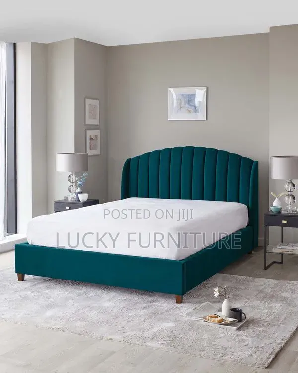 Curved Line Bed 5 by Six