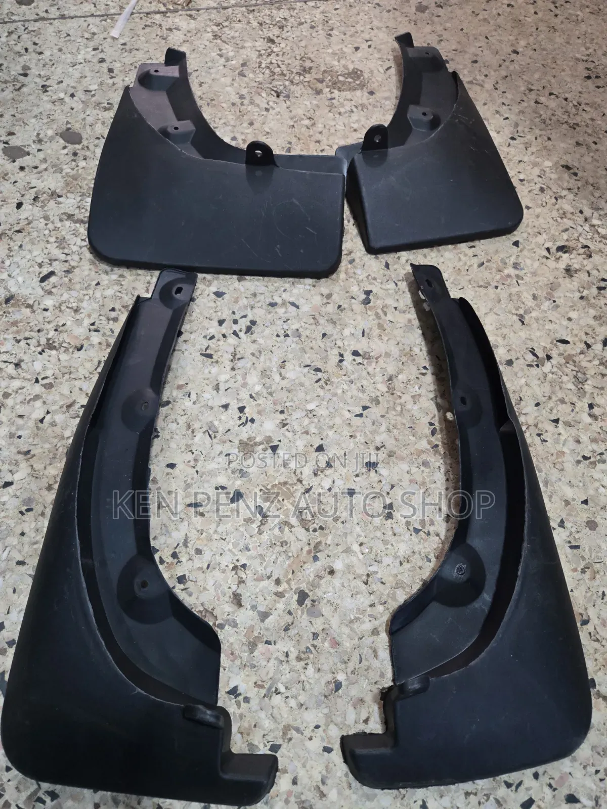 Toyota Vanguard 2008 - 2016 Mudflaps ( With Extra Flares )
