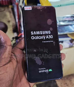 New Samsung Galaxy A30 64 GB Black
