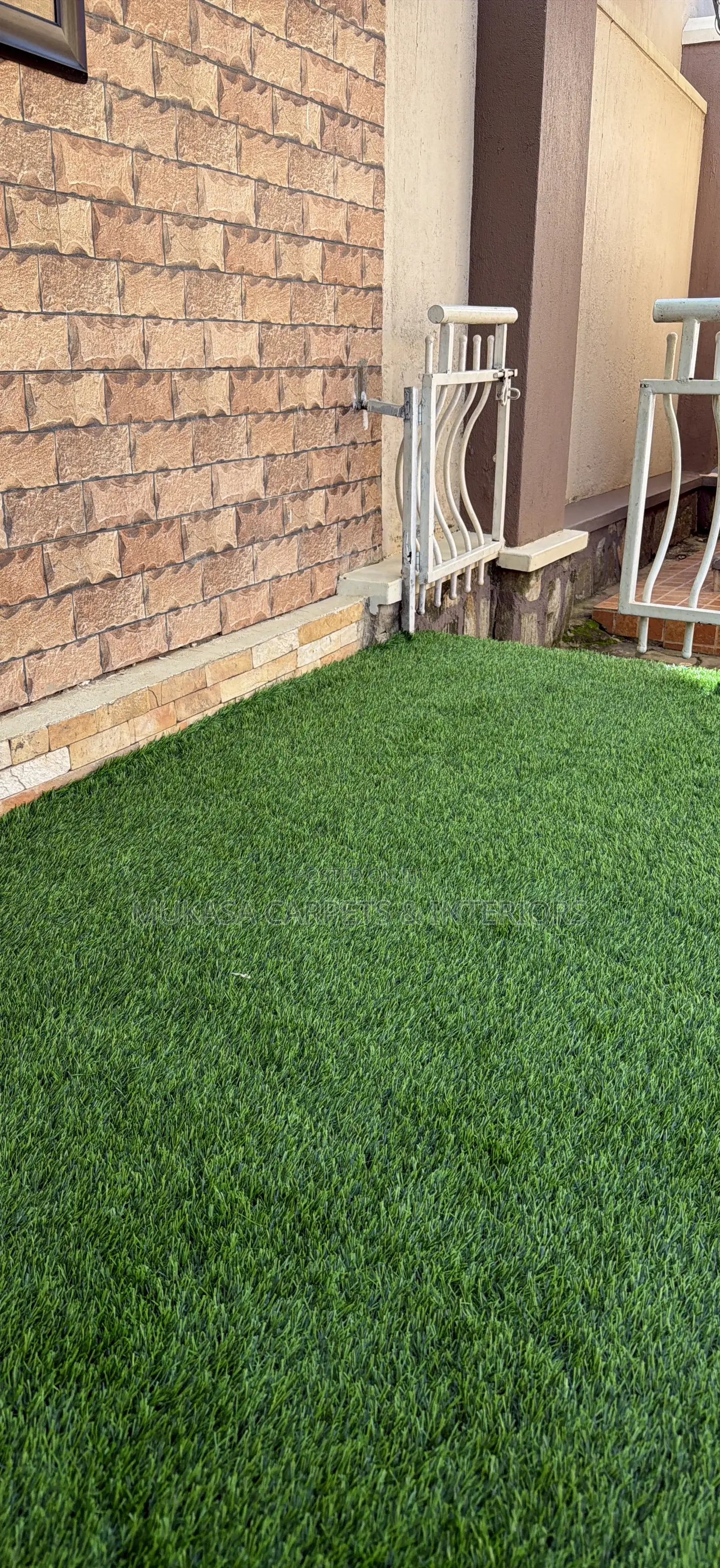 High-Quality Green Grass Carpet for Schools, Homes Balconies