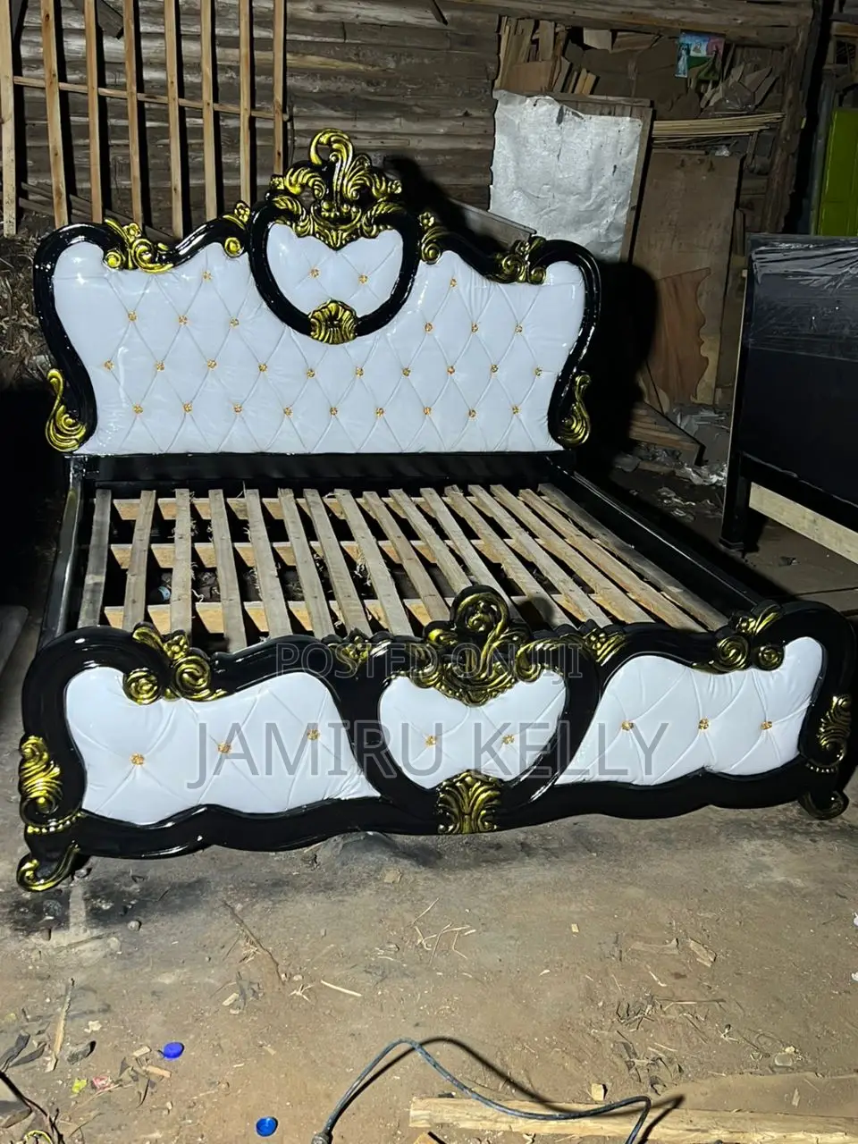Royal Trinity 5x6 Bed (Black, White Gold)