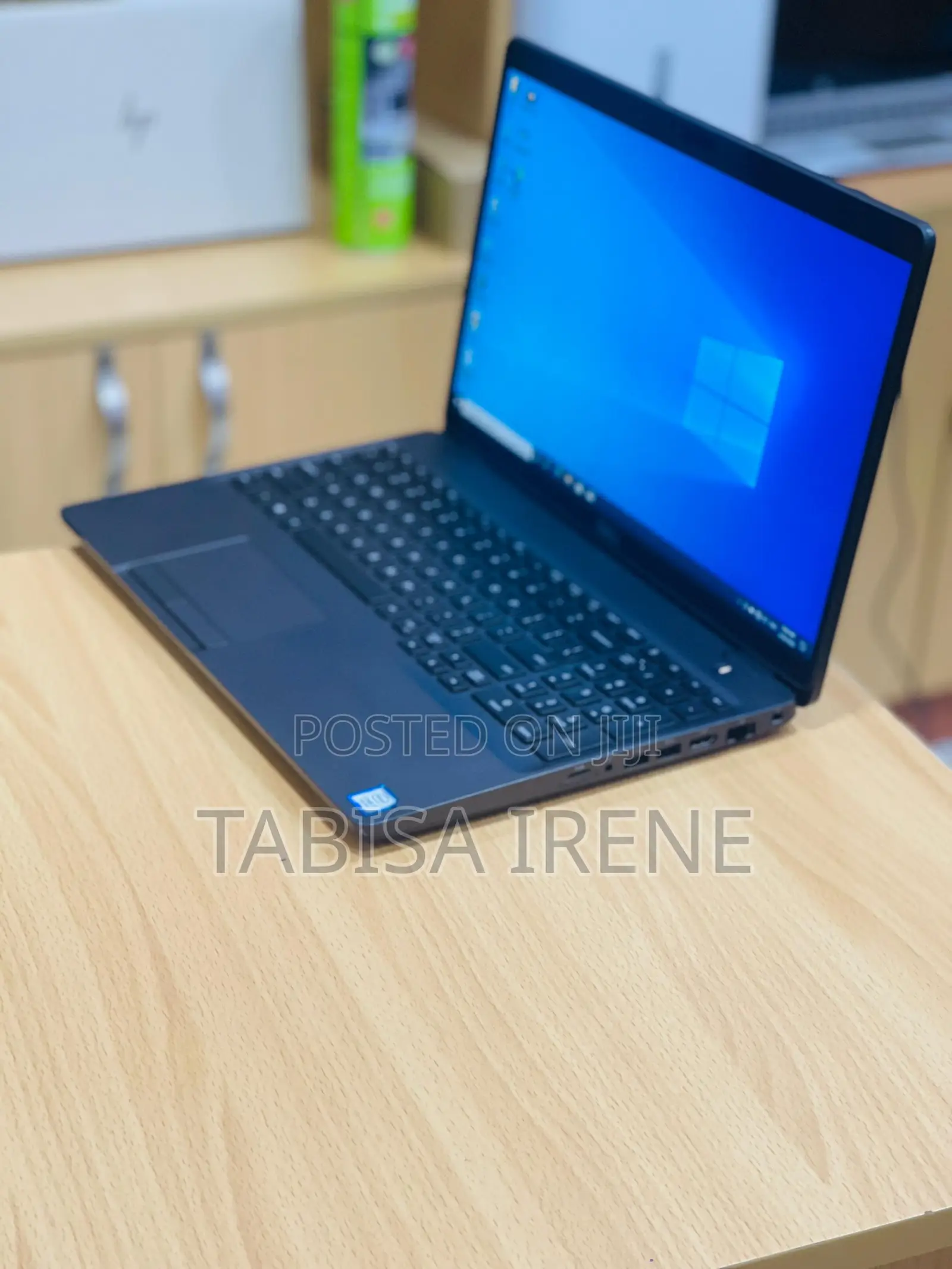 New Laptop Dell Precision 3541 8GB Intel Core i7 SSD 256GB