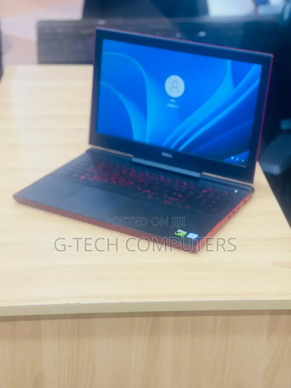 New Laptop Dell Inspiron 15 7000 8GB Intel Core i5 SSD 256GB