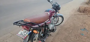 Bajaj CT 125X 2023 Red