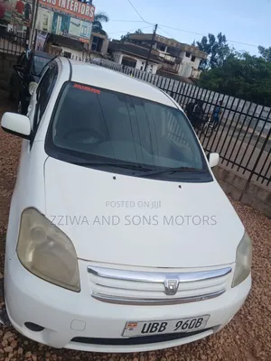 Toyota Raum 1.5 FWD 2003 White
