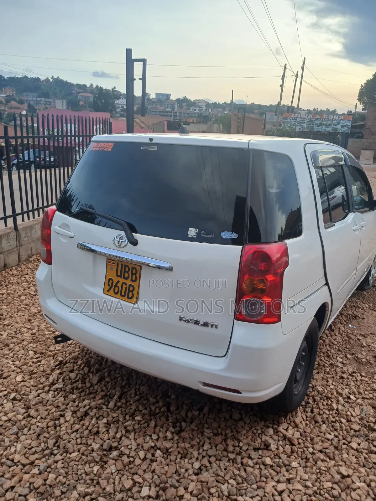 Toyota Raum 1.5 FWD 2003 White