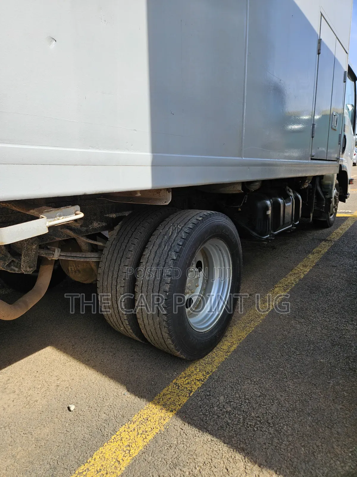 Isuzu 2016 Refrigerator Truck
