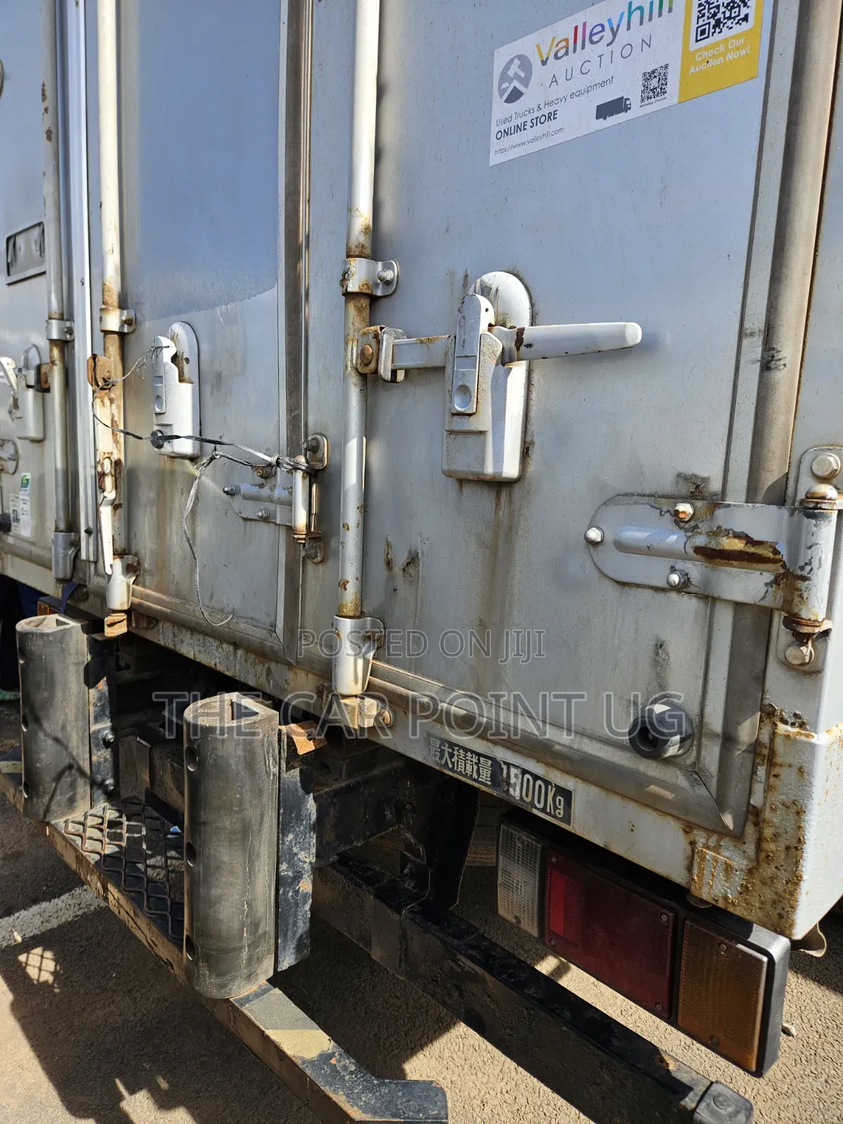 Isuzu 2016 Refrigerator Truck