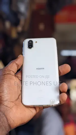 Sharp Aquos R2 64 GB White