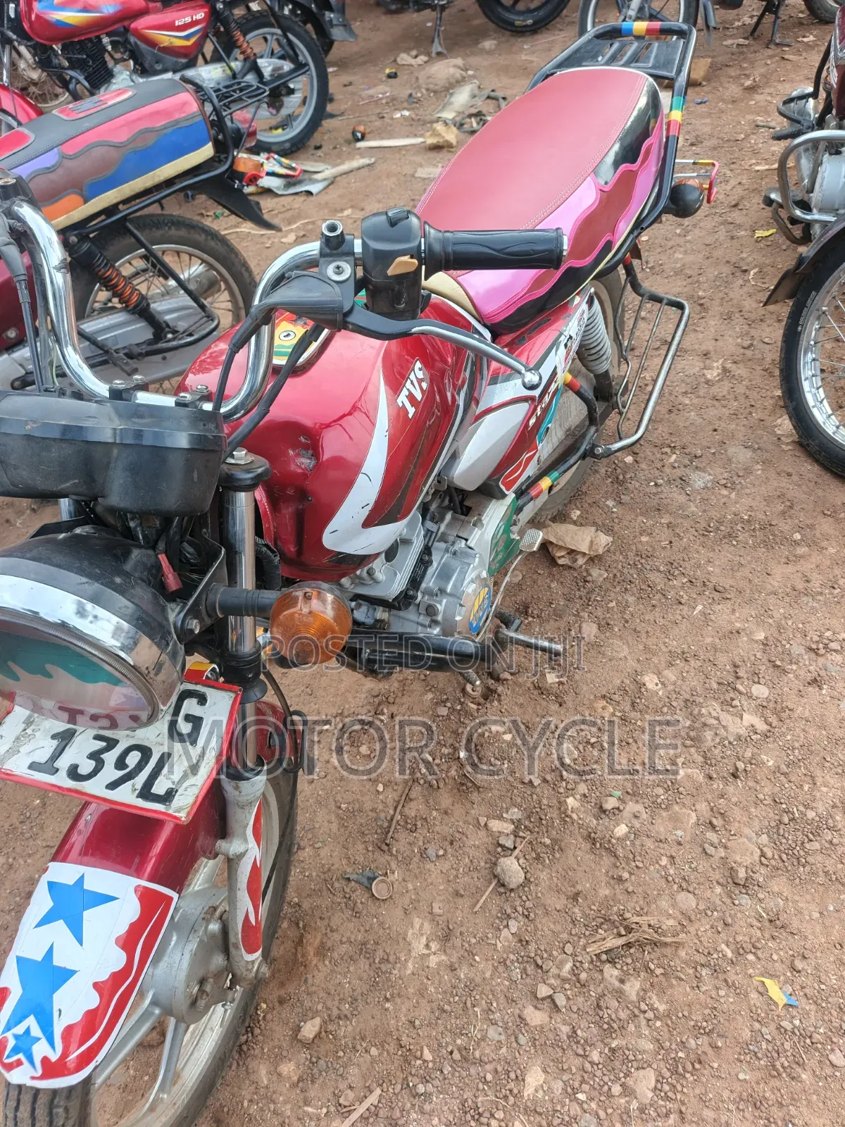 TVS HLX 125 2022 Red