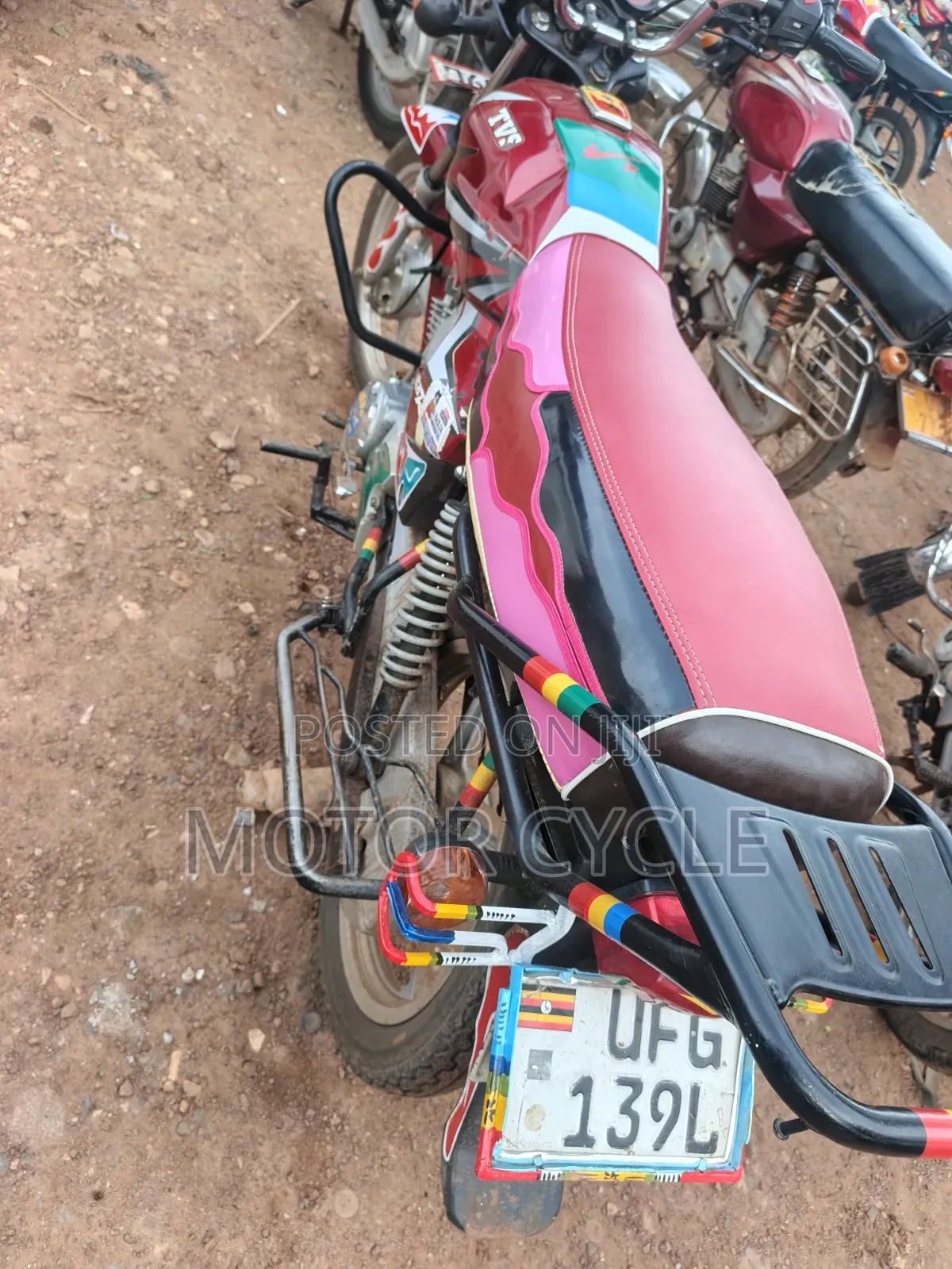 TVS HLX 125 2022 Red