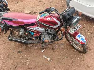 TVS HLX 125 2022 Red