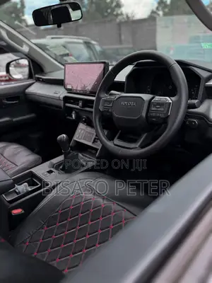 Toyota Hilux 2025 Gray