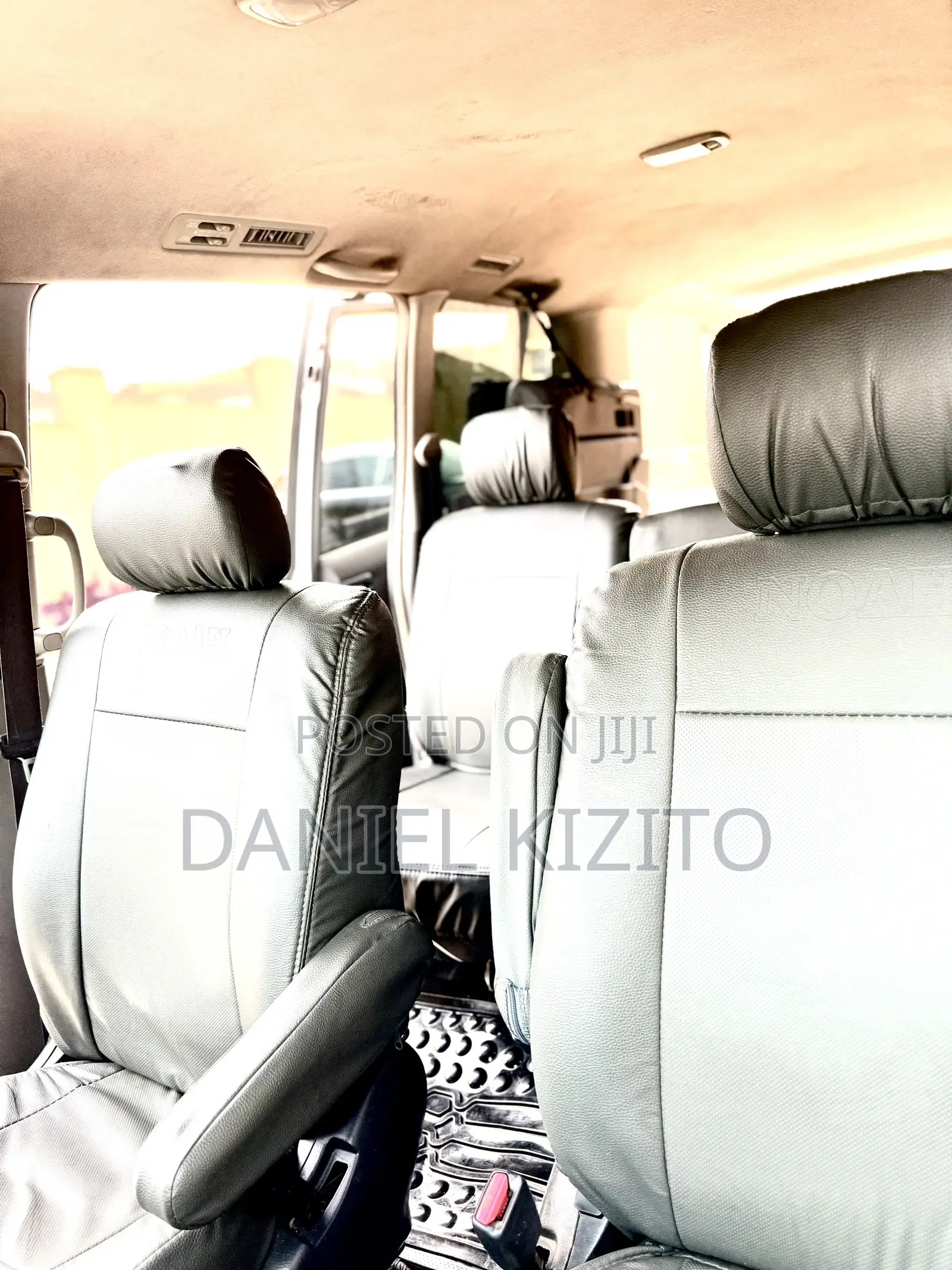 Toyota Noah 2.0 FWD (8 Seater) 2005 Silver