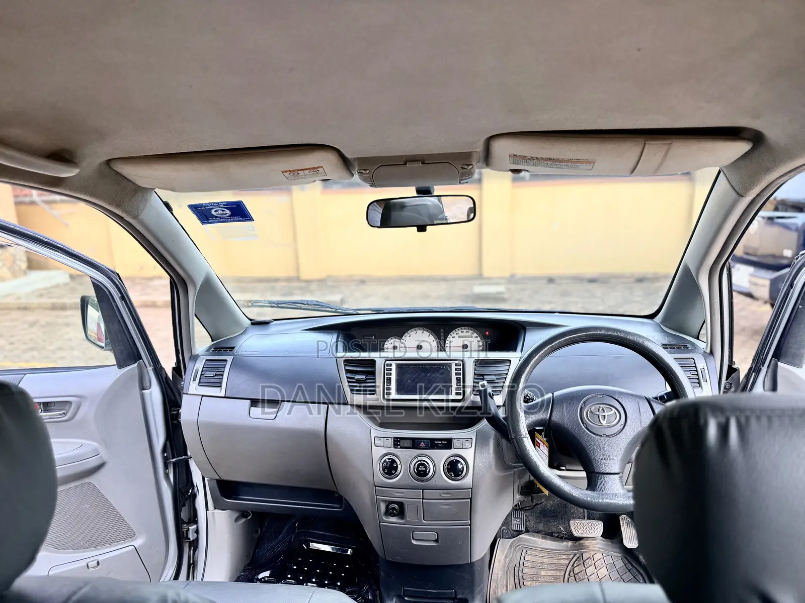 Toyota Noah 2.0 FWD (8 Seater) 2005 Silver