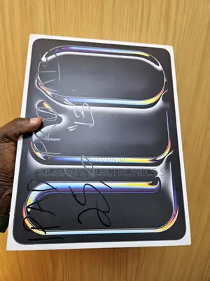 New Apple iPad Pro 13 (2025) 256 GB Black