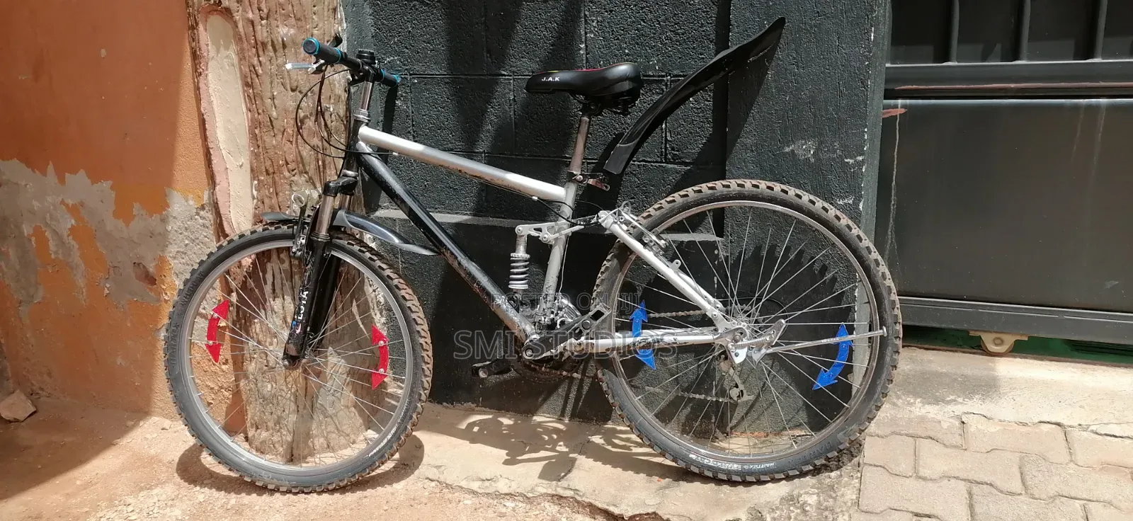 Bicycle on Sale Asap. Tel