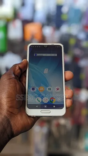 Sharp Aquos R2 64 GB White