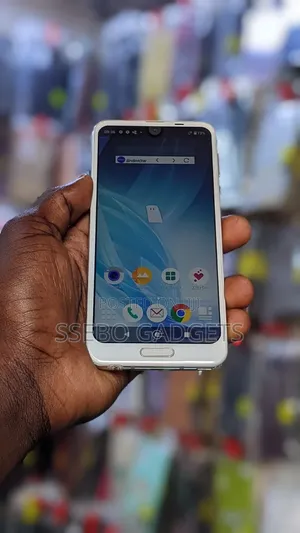 Sharp Aquos R2 64 GB White