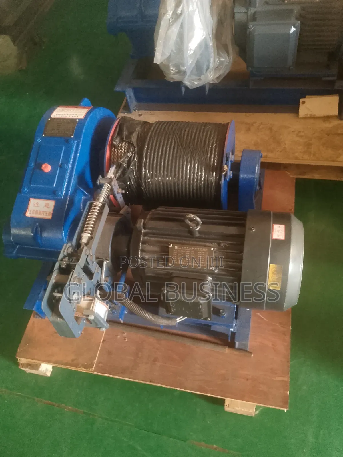 Heavy-duty Lifting Machine – Power, Safety Performance!