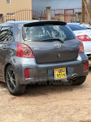Toyota Vitz 1.5 FWD 5dr 2010 Gray