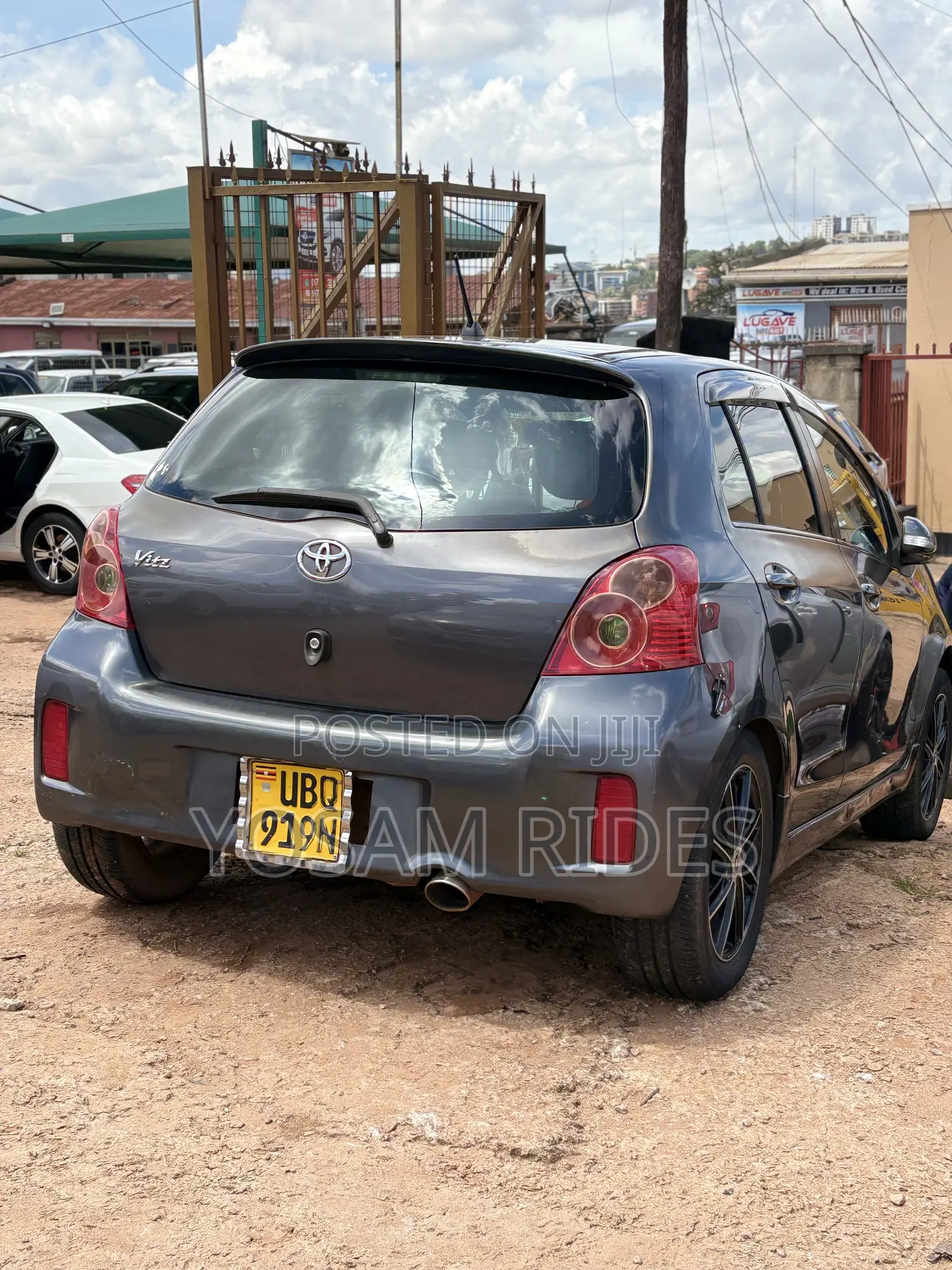 Toyota Vitz 1.5 FWD 5dr 2010 Gray