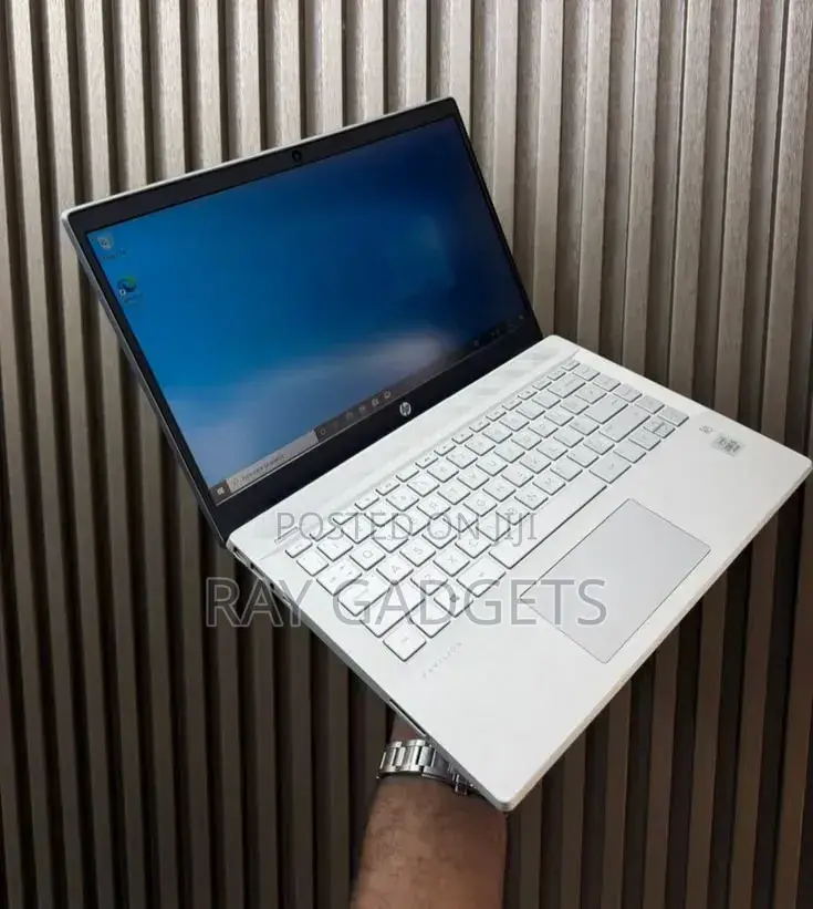 New Laptop HP Pavilion 14 16GB Intel Core i7 SSD 256GB