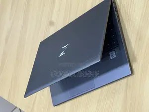 New Laptop HP ZBook Firefly 14 G7 16GB Intel Core i5 SSD 256GB