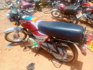 Bajaj Boxer 2020 Red