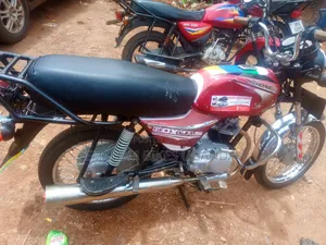 Bajaj Boxer 100 2022 Red