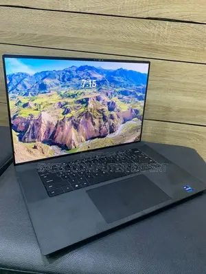 New Laptop Dell Precision 5690 16GB Intel Core i9 SSD 512GB