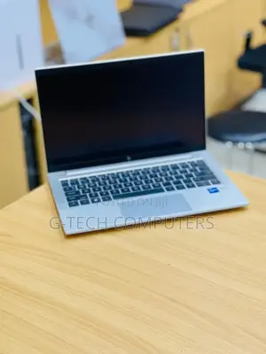New Laptop HP EliteBook 830 G8 8GB Intel Core i7 SSD 512GB