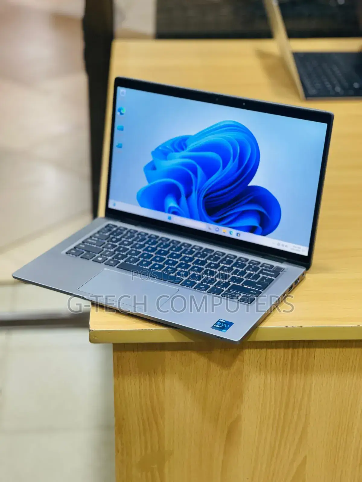 New Laptop Dell Latitude 7320 16GB Intel Core i7 SSD 512GB