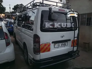 Toyota HiAce 2008 White