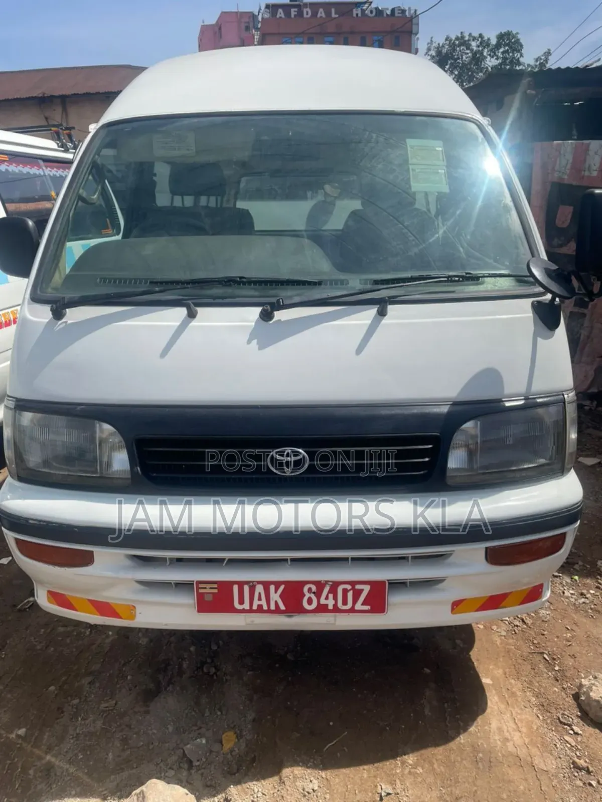 Toyota HiAce 1999 White