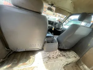 Toyota HiAce 1999 White