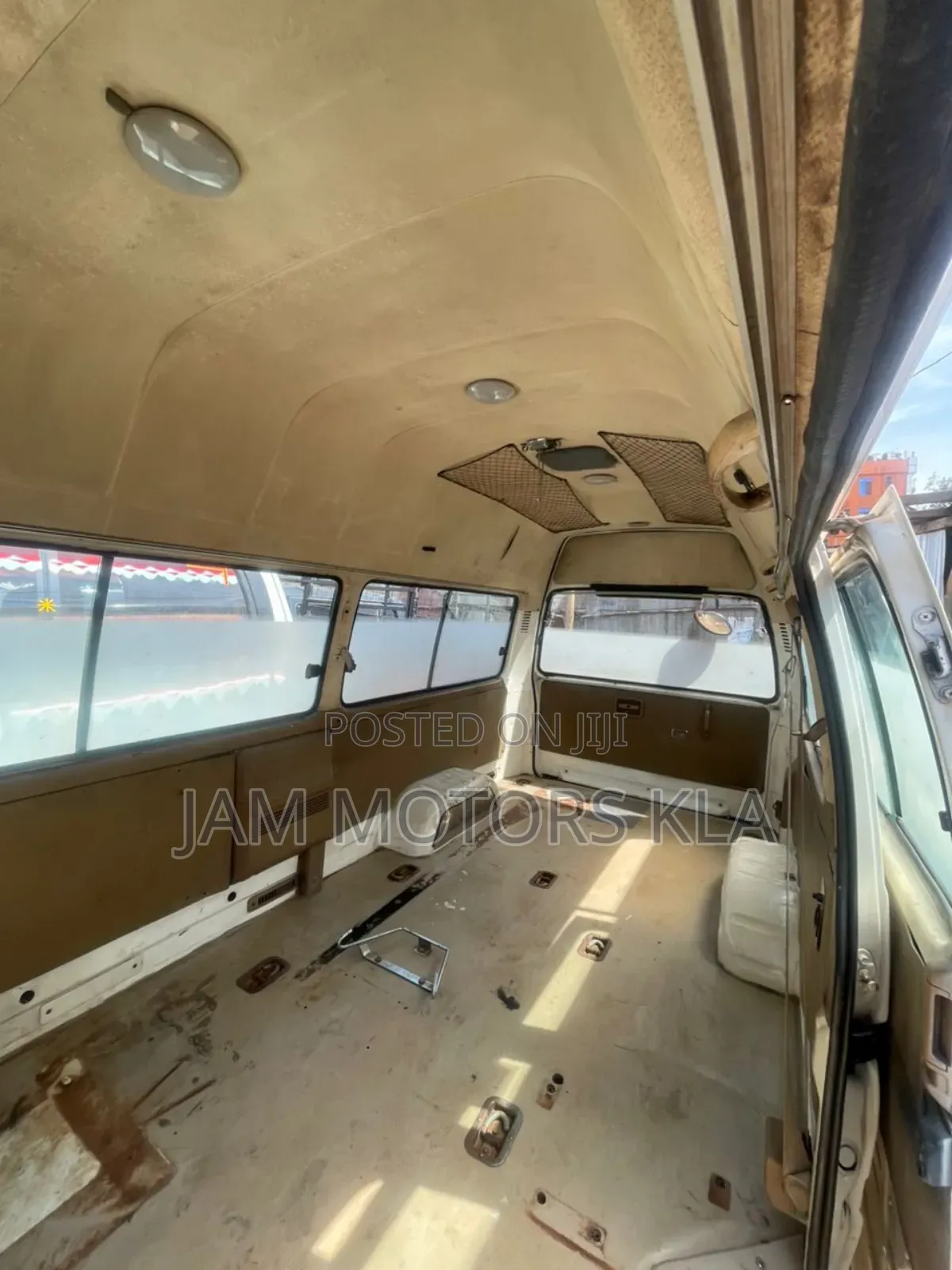 Toyota HiAce 1999 White