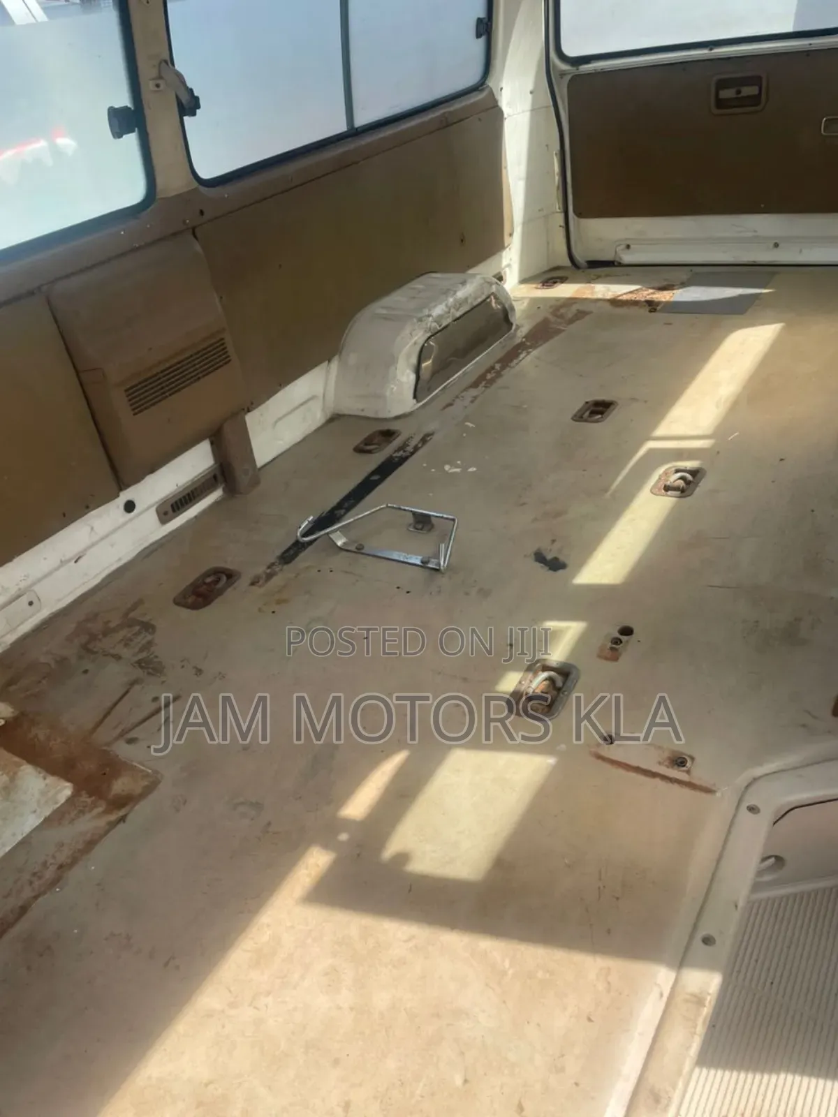 Toyota HiAce 1999 White