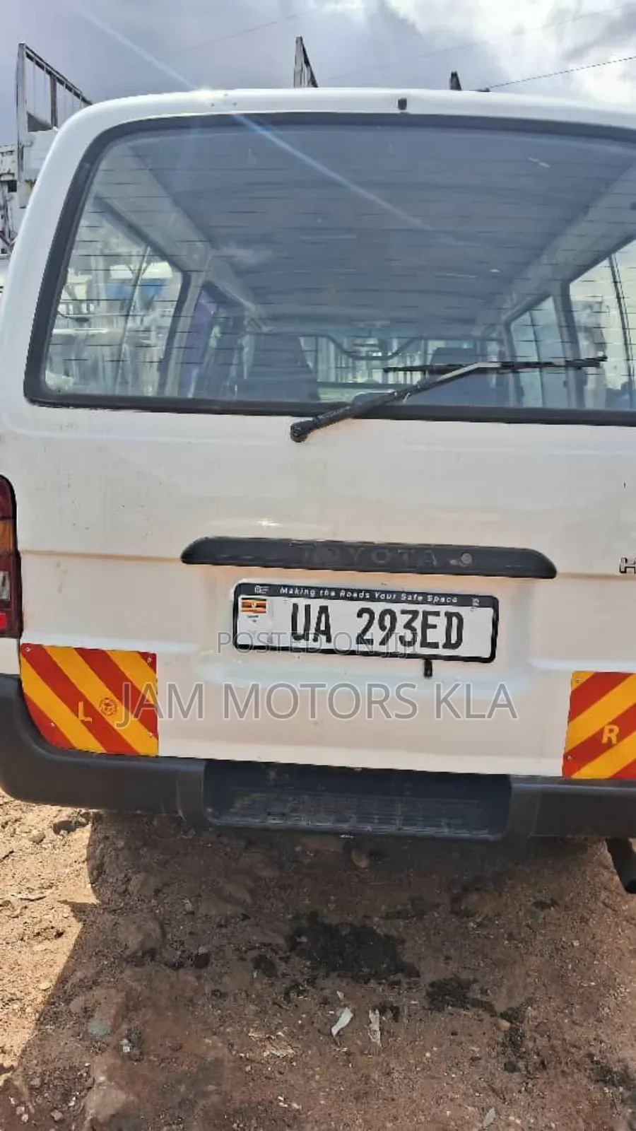 Toyota HiAce 2002 White
