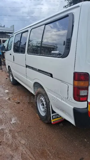 Toyota HiAce 2002 White