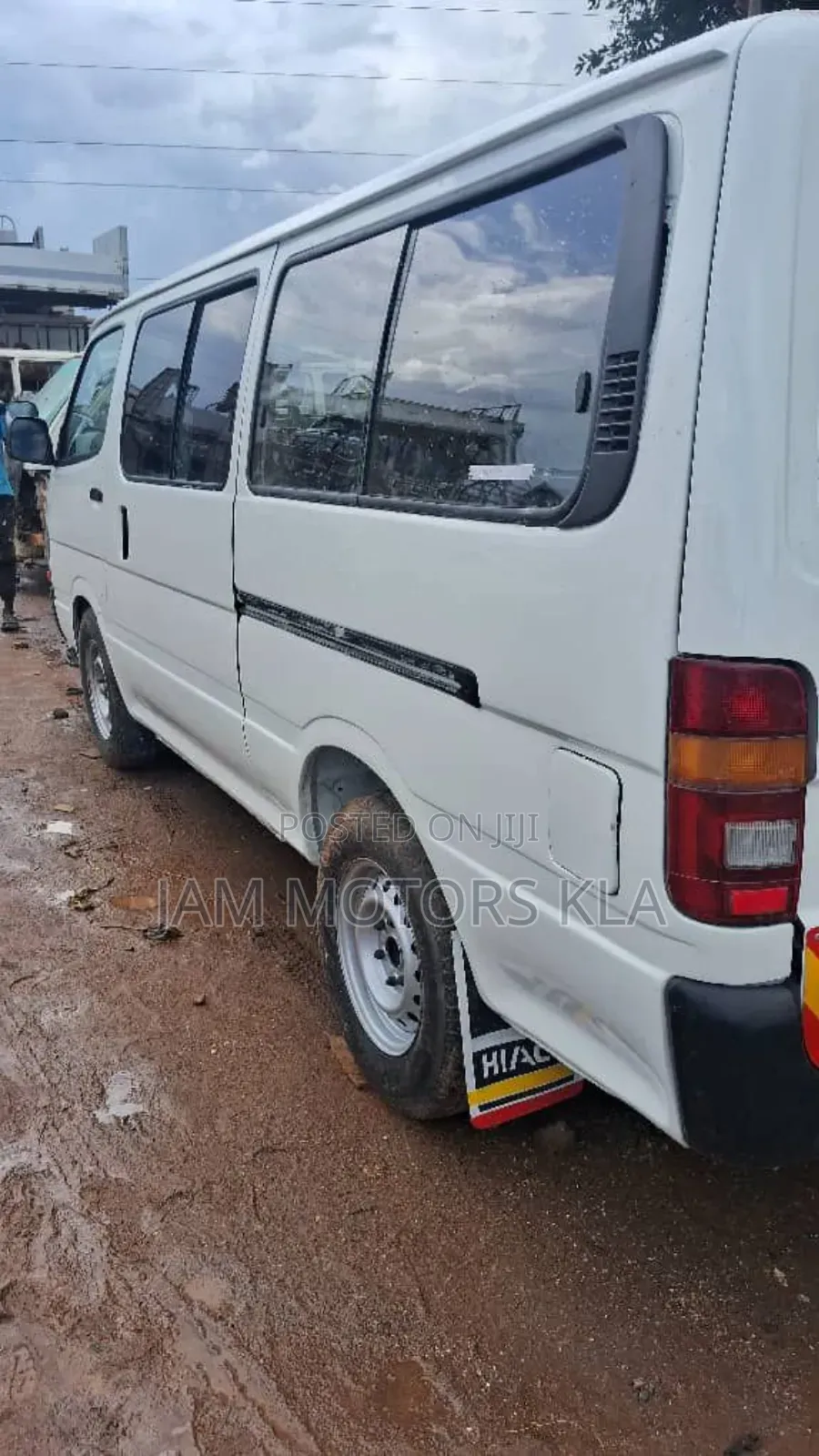 Toyota HiAce 2002 White