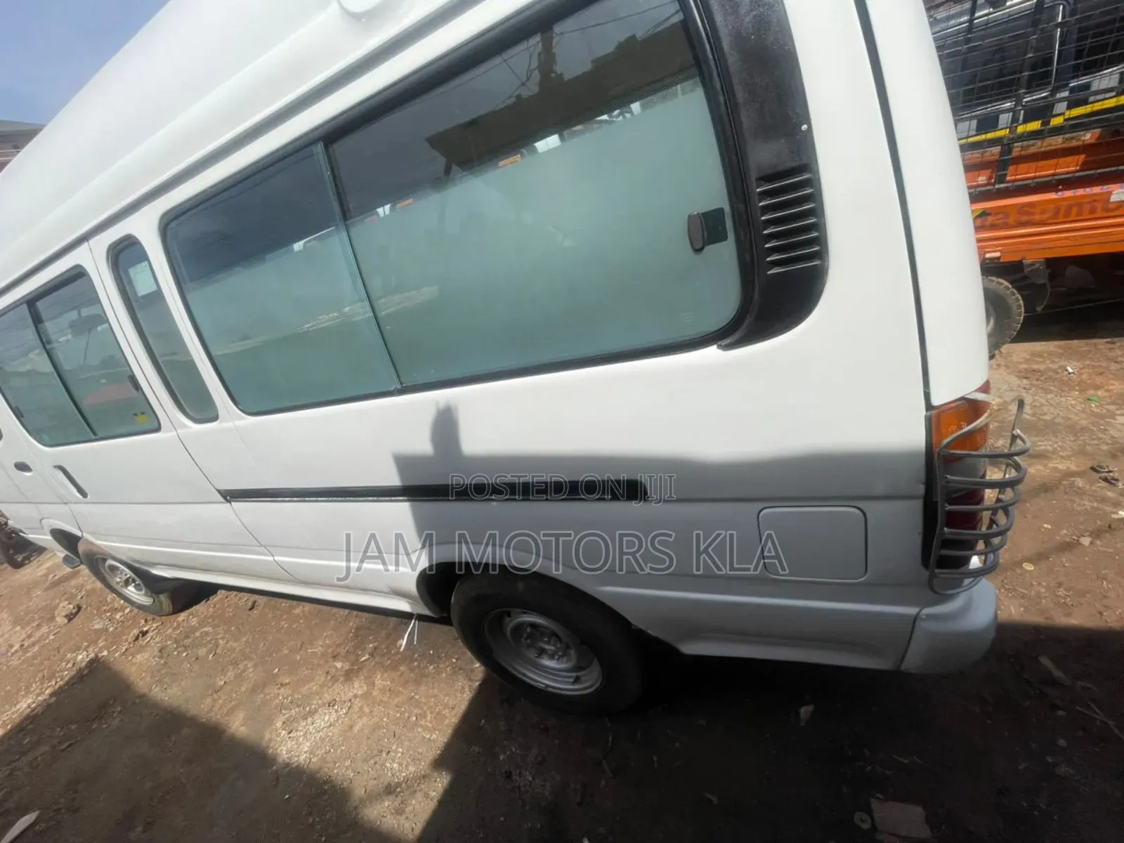 Toyota HiAce 2002 White