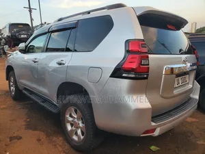 Toyota Land Cruiser Prado 2015 Silver