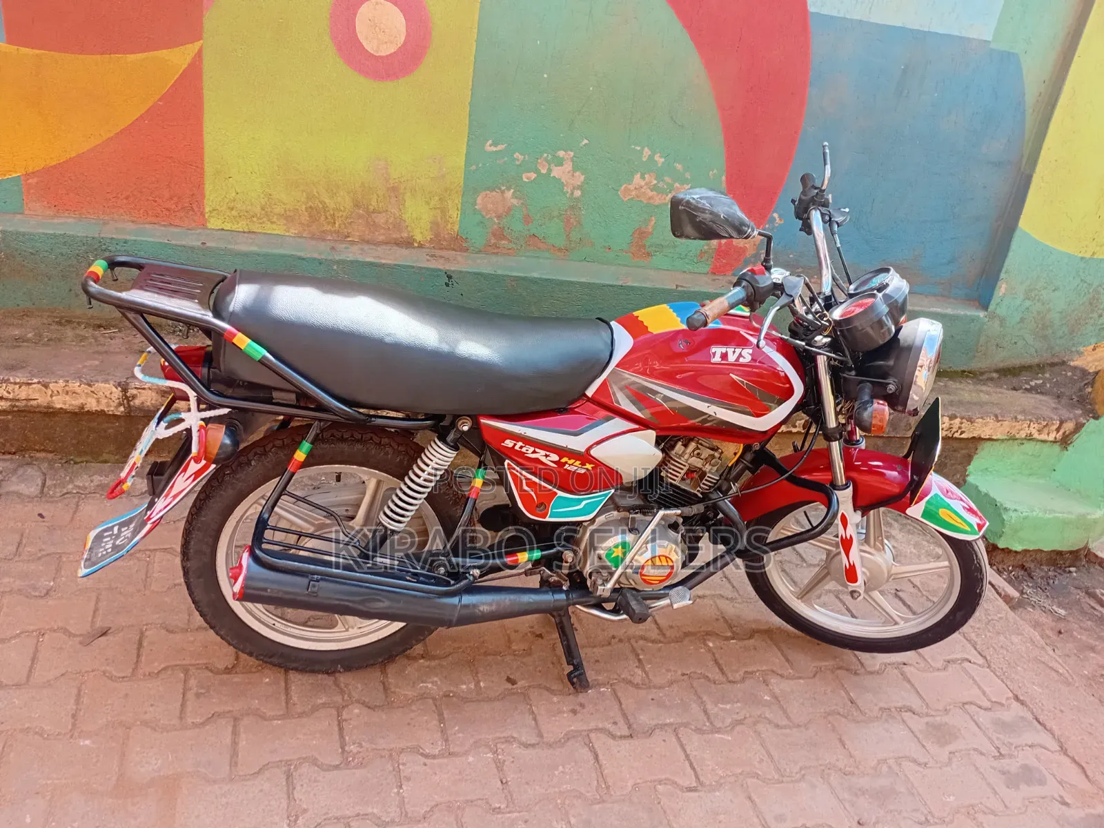 TVS HLX 125 2025 Red