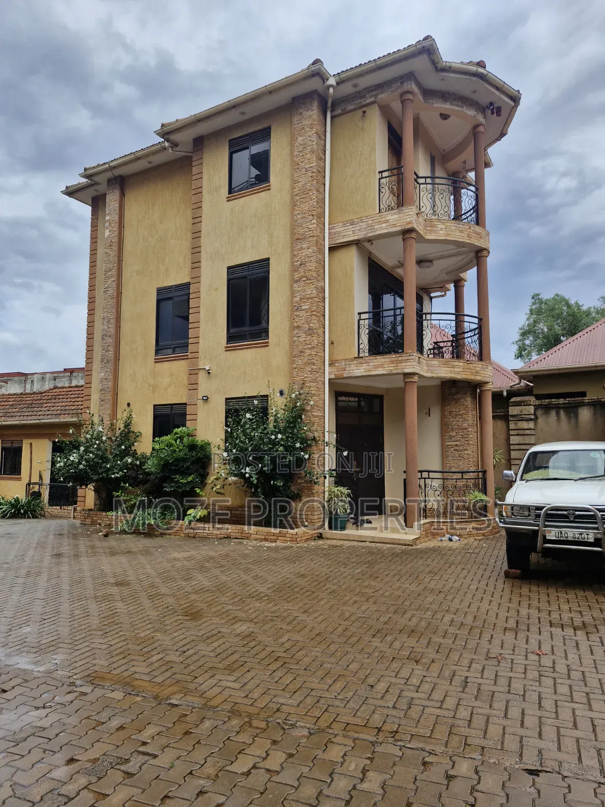 3bdrm Duplex in Kira, Central Division for rent